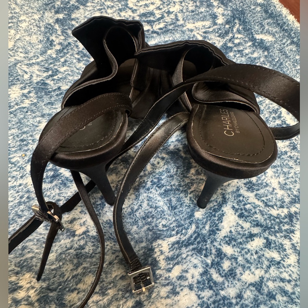 Charles David  Elegant Black Satin Heels - Picture 3 of 4